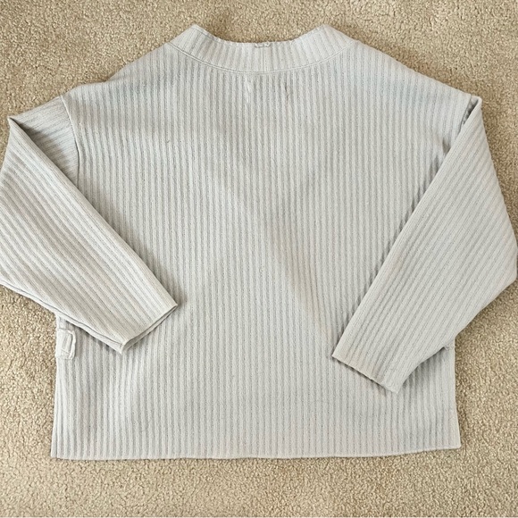 UO Vintage White Oversized V-Neck Sweater - Picture 6 of 6